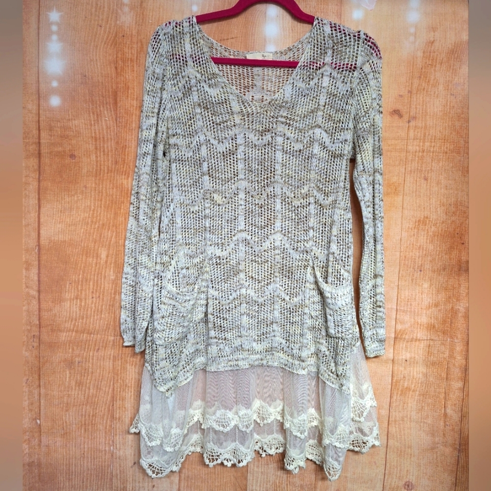 Ryu Cream Asymmetrical Ruffled 3/4 Sleeve Tunic